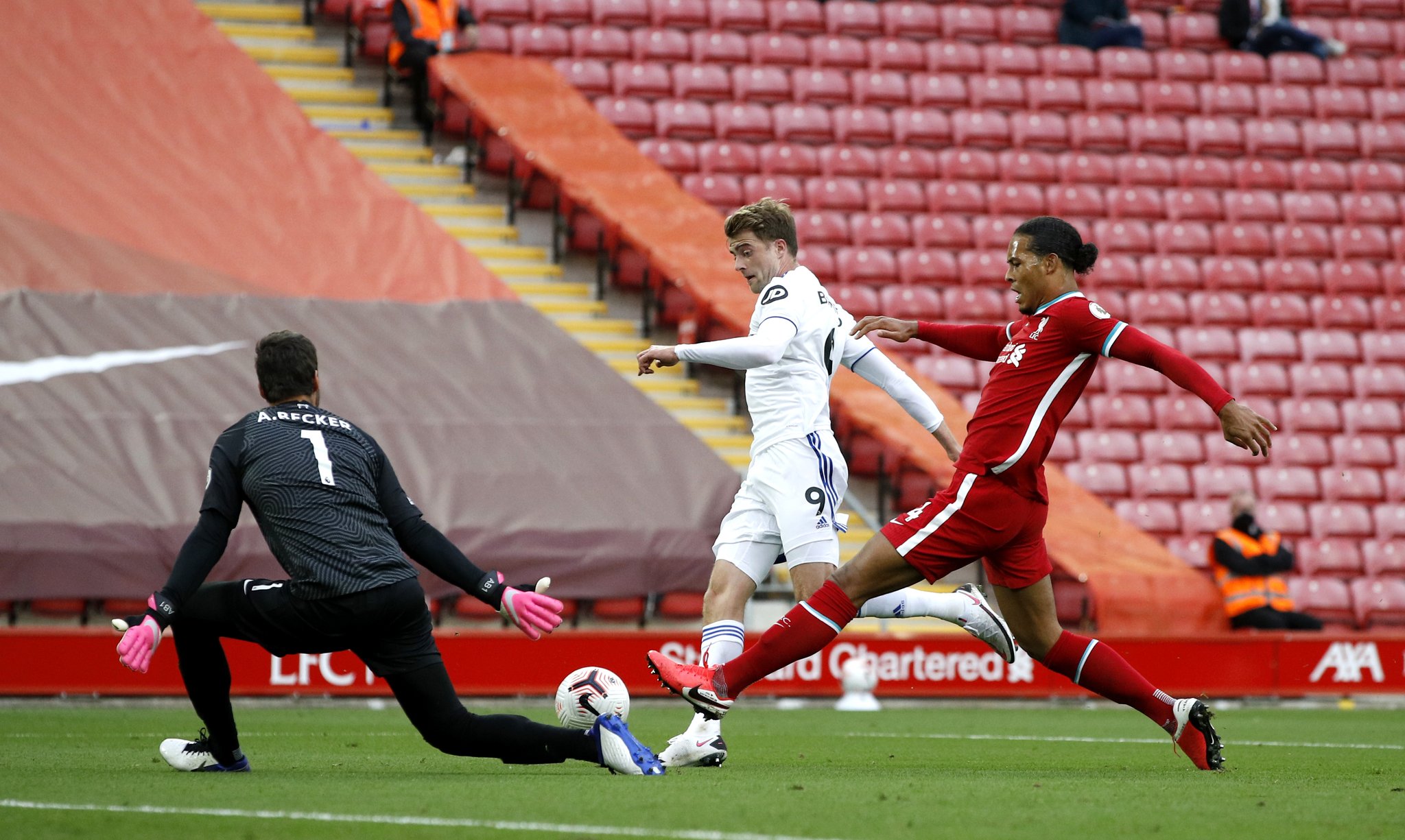 了她在女子 了她在女子
